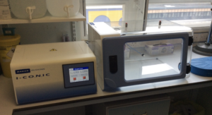 Baker VelO2x Rapid O2 Control Chamber in a Lab